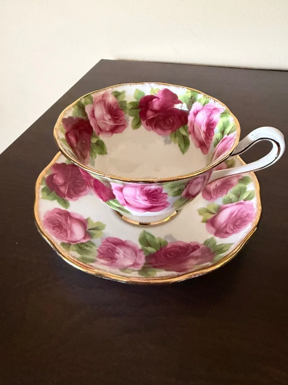 Vintage Royal Albert England OLD ENGLISH ROSES Tea Cup Saucer Gilt Gold Rim